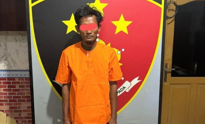 curi_besi_kanopi_tetangga_pria_pengangguran_ditangkap_polsek_indrapura