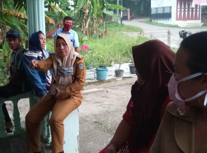 dalih_agar_bantuan_diperpanjang_warga_kelurahan_tebingtinggi_keluhkan_potongan_dana_bst_rp50000