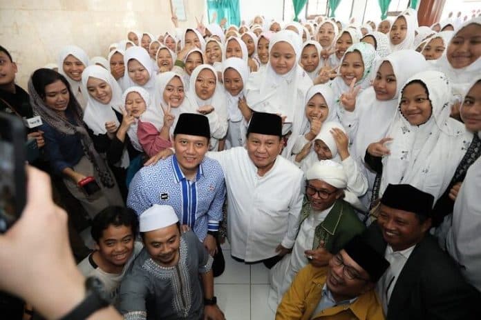dampingi_kampanye_perdana_di_tasikmalaya_ahy_prabowo_menang_indonesia_bisa_semakin_maju_dan_makmur