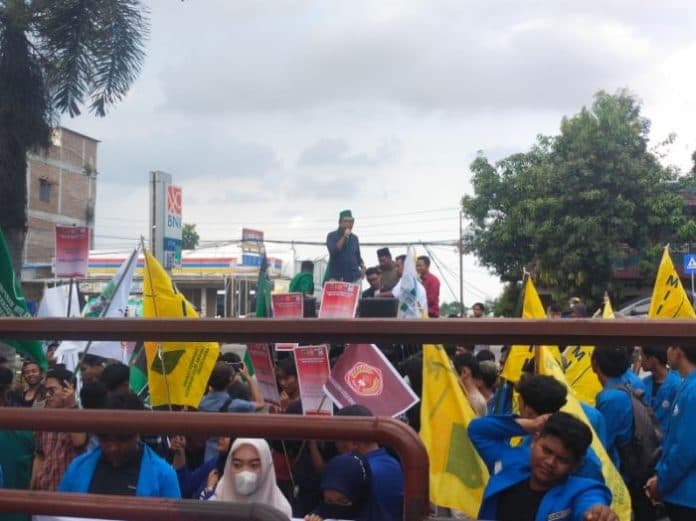 datangi_polda_sumut_cipayung_desak_seleksi_penerimaan_pppk_di_kabupaten_kota_diusut_tuntas