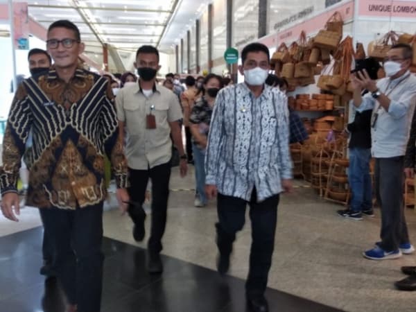 dekranasda_promosikan_produk_unggulan_tebing_tinggi_di_pameran_inacraft_2022_jakarta