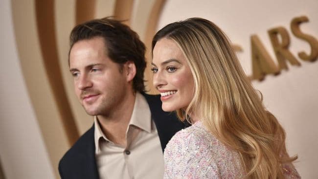 delapan_tahun_penantian_margot_robbie_melahirkan_anak_pertama_laki_laki