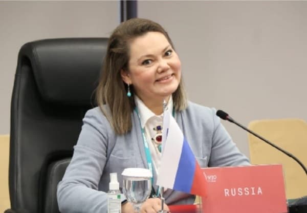 delegasi_rusia_elena_myakotnikova_sibur_sebut_danau_toba_indah_seperti_lukisan