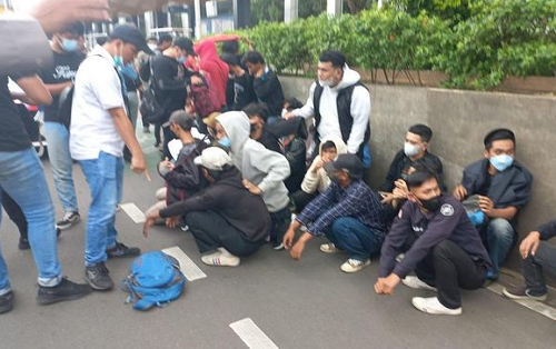 demo_11_april_di_jakarta_206_orang_ditangkap_dan_disuntik_vaksin_covid_19