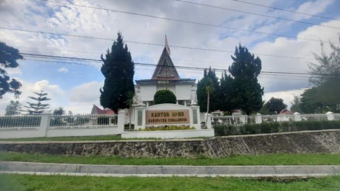 demokrat_dan_pdip_gagal_capai_target_perolehan_kursi_dprd_simalungun