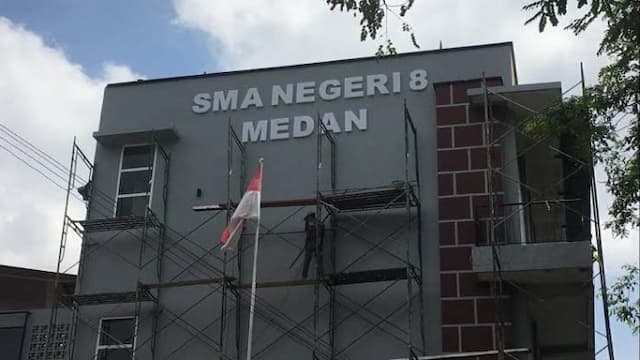 desak_copot_dan_usut_dugaan_korupsi_kepsek_rosmaida_fokal_sman_8_medan_surati_pj_gubernur