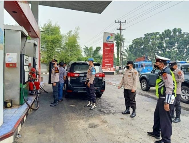 deteksi_antrean_di_spbu_tebing_tinggi_polisi_gelar_monitoring