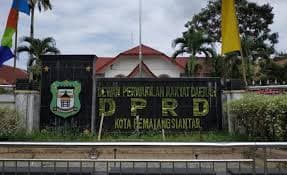 dewan_kehormatan_sebut_tindakan_oknum_dprd_siantar_yang_langgar_hukum_tidak_dibenarkan