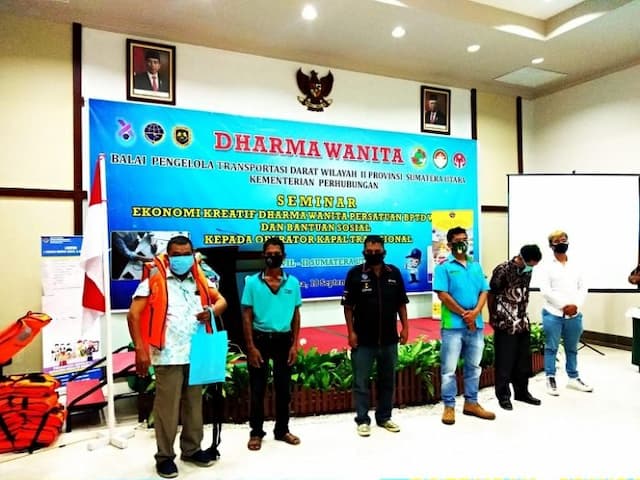 dharma_wanita_kemenhub_seminar_ekonomi_kreatif_di_parapat_hal_ini_yang_dibahas