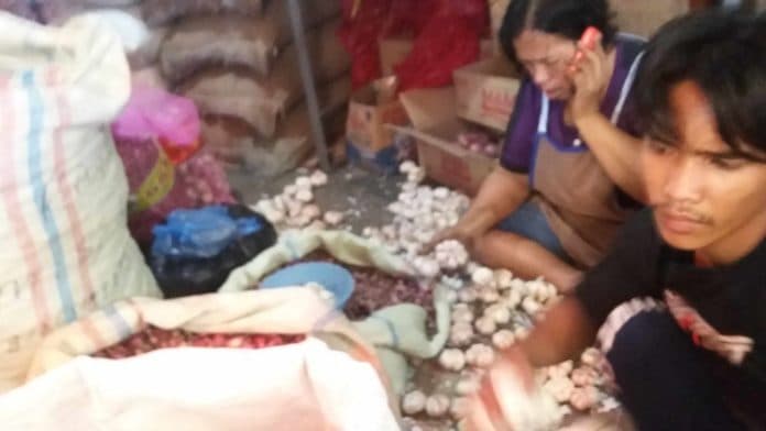 di_medan_dan_pematangsiantar_harga_bawang_putih_rp52_ribu_per_kg
