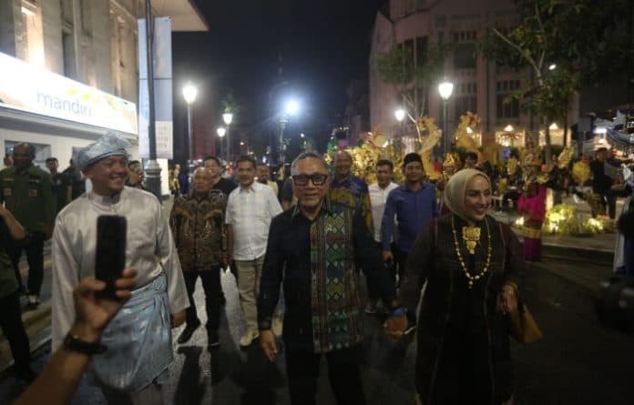 di_perayaan_hut_kota_medan_zulhas_tegaskan_dukung_bobby_jadi_gubernur