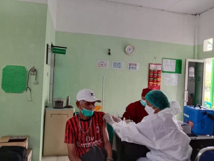 di_puskesmas_soposurung_balige_dari_947_orang_lansia_baru_337_yang_divaksin