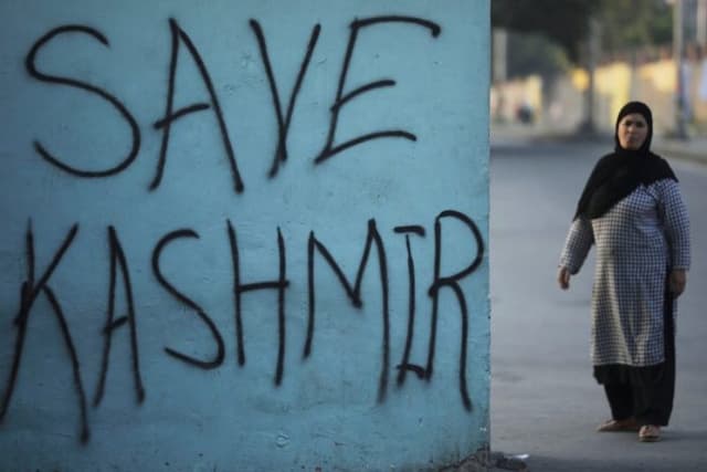 di_tengah_bentrok_kashmir_tentara_india_dan_sipil_pakistan_tewas