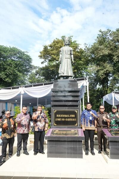dibangun_pakai_dana_csr_bobby_nasution_resmikan_revitalisasi_taman_cadika