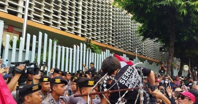didemo_bawaslu_dituntut_sikapi_pemilu_curang