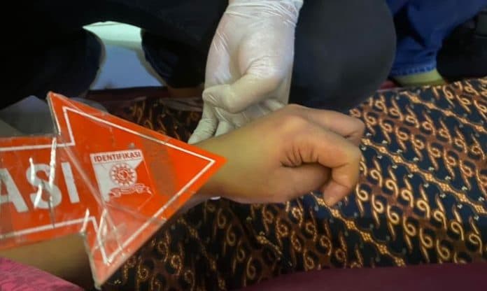 diduga_depresi_tekanan_ekonomi_irt_di_percut_sei_tuan_gantung_diri