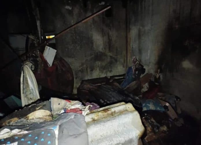 diduga_gegara_puntungan_rokok_rumah_warga_di_tebing_tinggi_terbakar