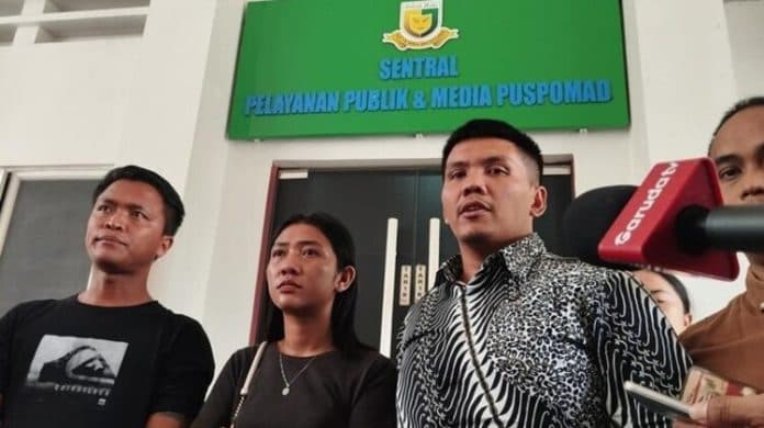 diduga_libatkan_anggota_keluarga_wartawan_korban_pembakaran_melapor_ke_puspomad