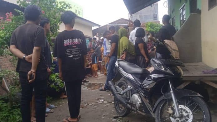 diduga_minum_racun_serangga_seorang_wanita_ditemukan_tak_bernyawa_di_deli_serdang