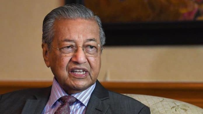 diduga_sakit_jantung_mantan_pm_malaysia_mahathir_mohamad_masuk_rs