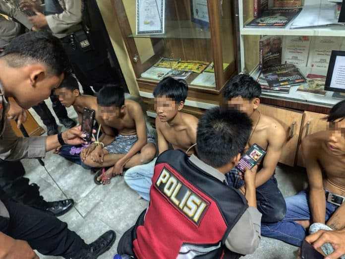 diduga_terlibat_tawuran_lima_pemuda_di_siantar_ditangkap