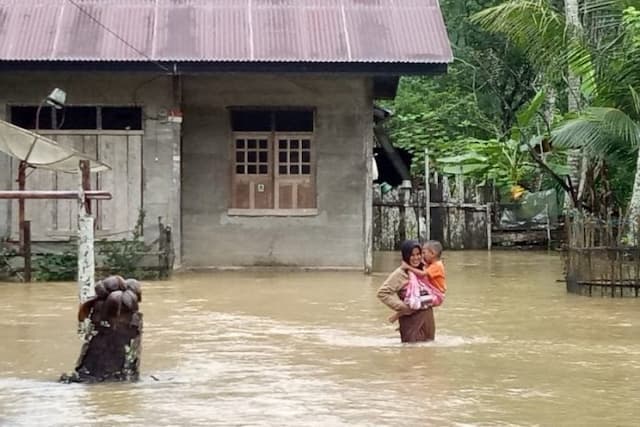 diguyur_hujan_deras_292_rumah_di_aceh_jaya_kebanjiran