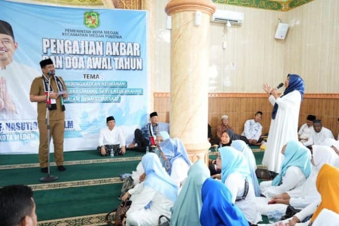 dihadapan_ibu_pengajian_wali_kota_bobby_sebut_semua_program_pembangunan_tuntas_tahun_ini