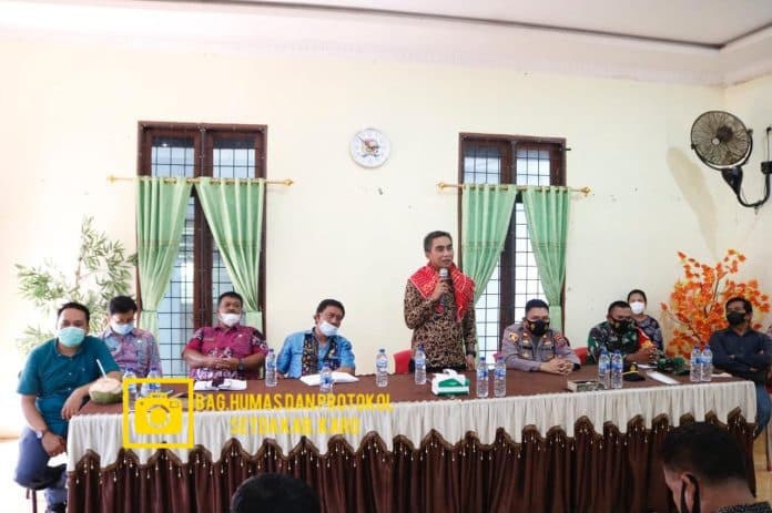 dihadapan_para_rakorpem_wabup_karo_sebagai_pelayan_publik_harus_berguna_bagi_masyarakat