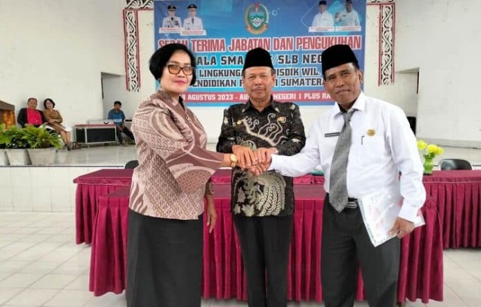 dilantik_gubsu_hatdin_situmorang_siap_tingkatkan_kualitas_sman_1_dolok_panribuan