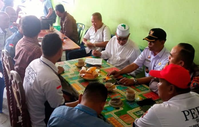 dilantik_jadi_kades_di_batu_bara_wartawan_senior_ini_diupa_upa_wappress