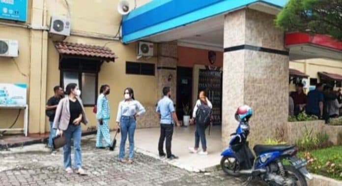 dilaporkan_sangkaan_pemerasan_4_oknum_personel_polda_sumut_jalani_sidang_kkep