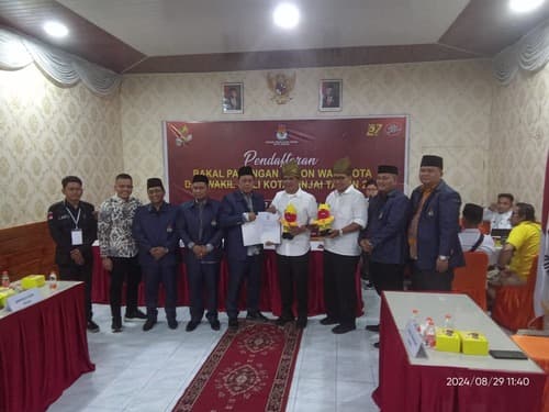 dilepas_ulama_zainuddin_hendro_daftar_bacalon_kada_ke_kpu_binjai