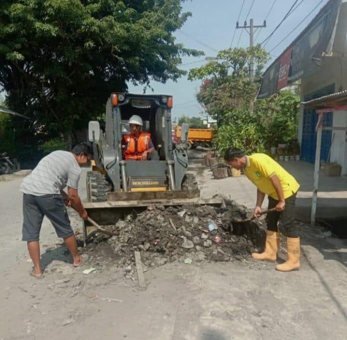 dinas_pu_kota_medan_benahi_jalan_dan_drainase_secara_bertahap