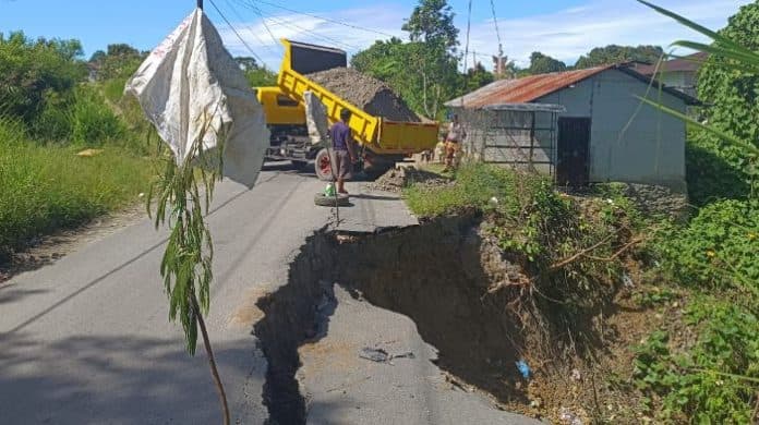 dinas_pupr_sumut_segera_perbaiki_jalan_provinsi_di_sumbul_dairi_yang_terancam_putus
