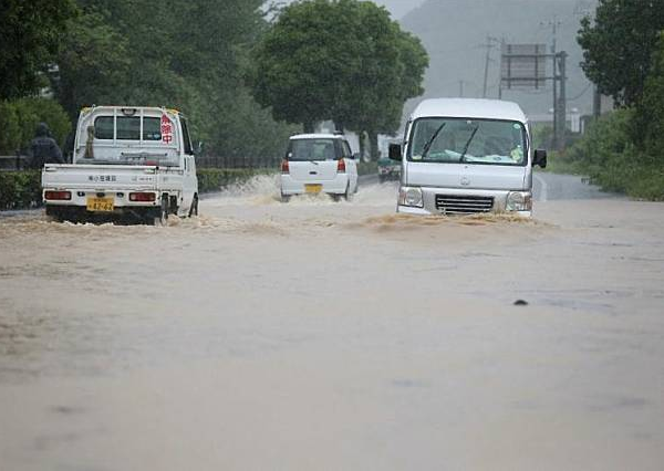 dipicu_banjir_dan_longsor_jepang_evakuasi_75_ribu_warganya