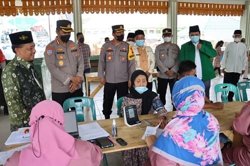 dir_binmas_poldasu_tinjau_vaksinasi_booster_di_tebing_tinggi