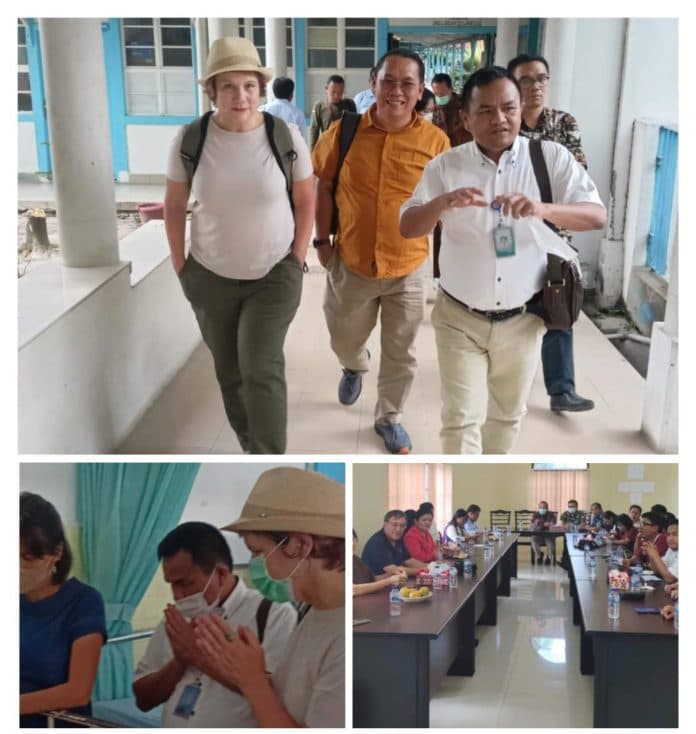 direktur_elca_asia_pasific_sambangi_rs_hkbp_balige_ruang_operasi_ibu_terinveksi_hiv_siap_beroperasi