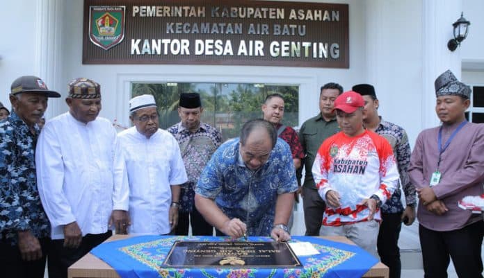 diresmikan_wabup_asahan_desa_hessa_air_genting_miliki_kantor_baru