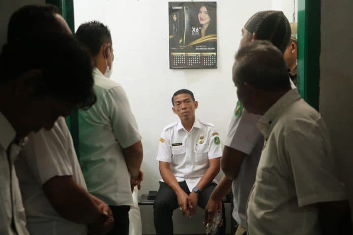 dirut_pud_pasar_medan_minta_pedagang_tidak_buang_sampah_sembarangan