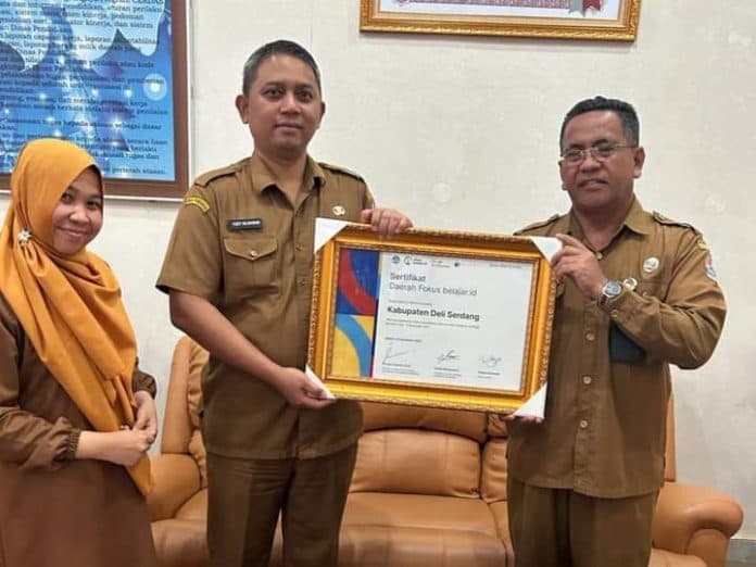 disdik_deli_serdang_kembali_raih_penghargaan_dari_kemendikbud_ristek