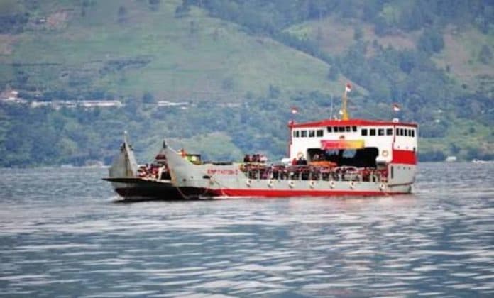 dishub_simalungun_pastikan_kapal_penumpang_di_danau_toba_penuhi_standar_keselamatan