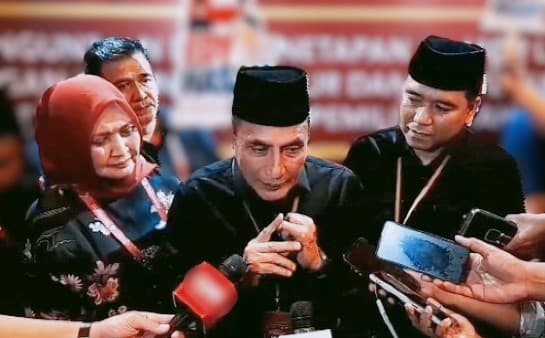 disindir_bobby_terkait_jalan_rusak_edy_itu_jalannya_jokowi