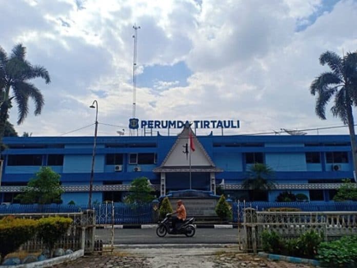 distribusi_air_di_siantar_marihat_bermasalah_perumda_tirtauli_cari_titik_kebocoran_pipa