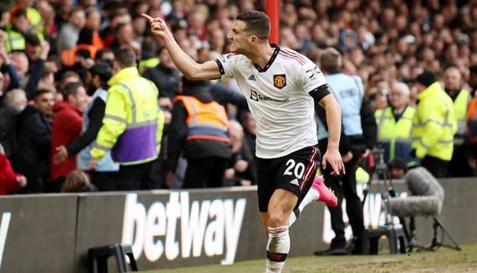 ditahan_imbang_tottenham_2_2_mu_gagal_pertahankan_posisi_ketiga