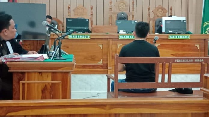 ditangkap_di_hotel_warga_sibolangit_diadili_perkara_sabu