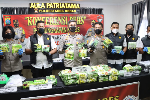 ditangkap_ibu_dan_anak_pengedar_58_kg_sabu_dan_3340_butir_ekstasi_di_medan