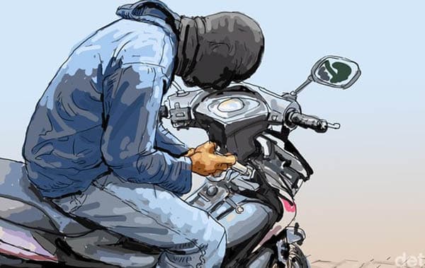 ditinggal_sebentar_motor_milik_warga_merek_raya_raib_dari_depan_rumah
