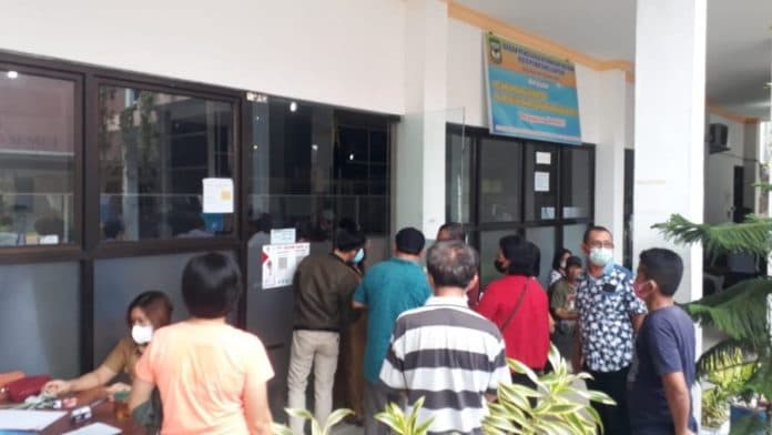 dituding_manfaatkan_kelalaian_warga_pembayaran_pbb_di_kantor_bpkad_siantar_diwarnai_aksi_protes