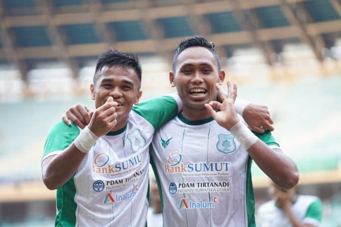 diwarnai_aksi_bakar_bangku_penonton_psms_curi_kemenangan_dari_kandang_psps_riau