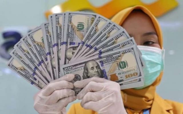 dolar_as_terjerembab_dihajar_selera_risiko_pilpres_amerika